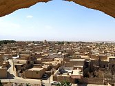 Meybod - Pouštní město ve středu země. Ač se to nezdá, domy jsou často několikapatrové městské paláce stavěné do hloubky.
