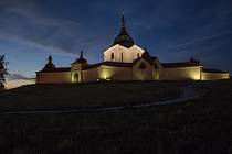 Kostel zasvěcený svatému Janu Nepomuckému na Zelené hoře ve Žďáře nad Sázavou přitahuje pohledy nejen ve dne, ale také v noci. Dílo slavného barokního architekta Santiniho Aichla je zařazeno do seznamu světového dědictví UNESCO.