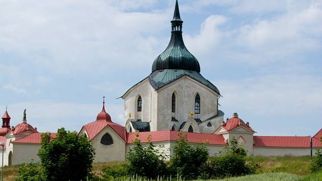 Kostel sv. Jana Nepomuckého na Zelené hoře je památkou zapsanou na seznamu UNESCO. 