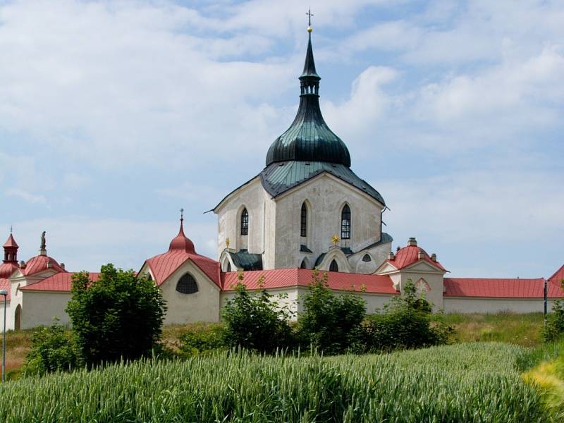 Kostel sv. Jana Nepomuckého na Zelené hoře je památkou zapsanou na seznamu UNESCO. 