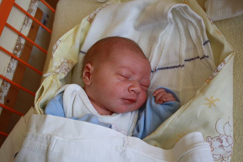 Martin Jílek, Dalečín, 9.4. 2017, 3260 g, 51 cm