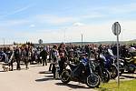 Při žehnání strojů a modlitbě za všechny účastníky silničního provozu se motorkáři ve Velké Bíteši setkali už po jedenácté.