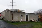 Plechovou střechu poničil v neděli 29. října silný vítr na klubovně Střeleckého klubu Vojnův Městec.
