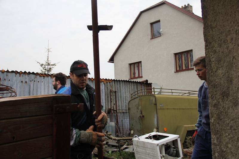 Být členem sboru dobrovolných hasičů znamená více práce, než zábavy. Obětovat se musí hlavně spousta volného času. 