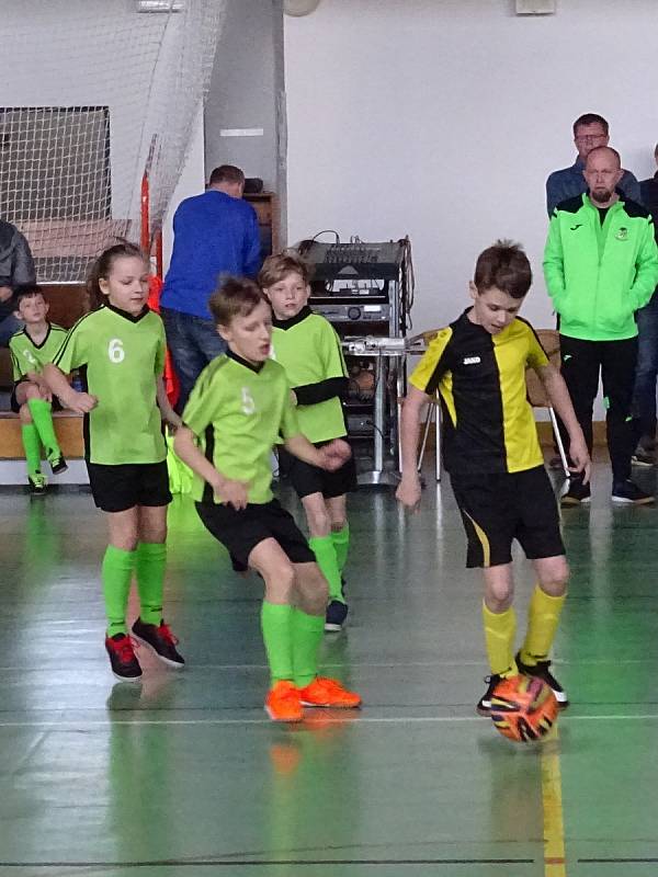 Okresní fotbalový svaz Žďár nad Sázavou uspořádal poslední březnovou neděli halový turnaj kategorie mladší přípravky v Bystřici nad Pernštejnem.