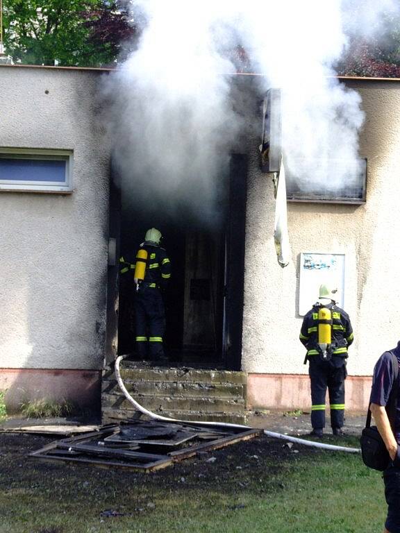 Ve Žďáře nad Sázavou v ulici Bratří Čapků hořel sklad zábavní pyrotechniky. 