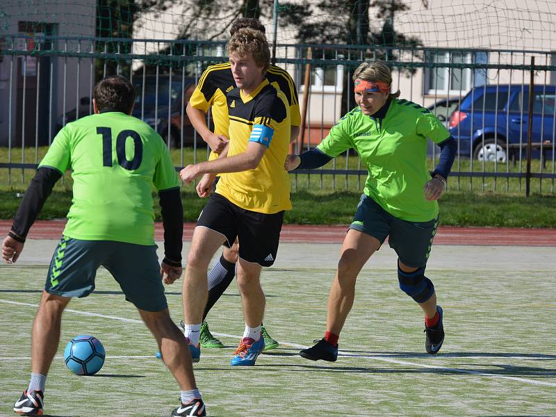 Ve Žďárské lize hrají i ženy. Za posledních deset let jich nastoupilo pět, během září 2017 se předvedly dvě. Na soupisce Buldoku figuruje autorka dvou gólů Martina Pečínková. Barvy Here for Beer obléká Miluše Vokounová.