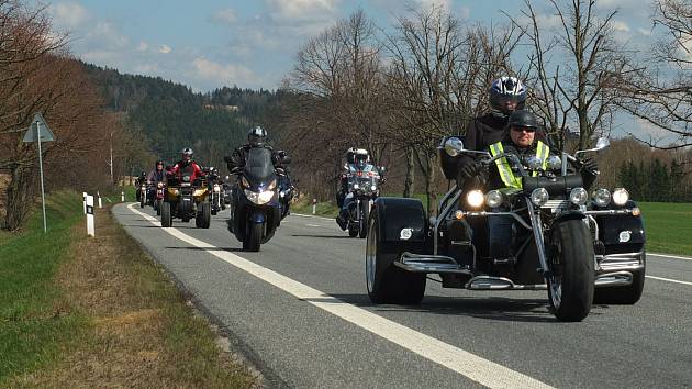 Silnice se na Žďársku otevírat nebudou: motorkáři letos akci odpískali