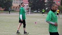 Poměrně úspěšně si v předposledním kole první ligy vedli fotbalisté Alka (v zeleném).