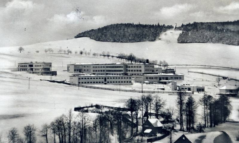 Novoměstská nemocnice začala před osmdesáti lety přijímat všechny pacienty.