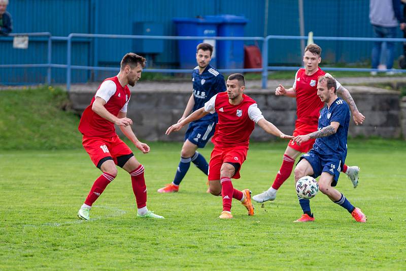 Fotbalové utkání mezi SFK Vrchovina Nové Město na Moravě a FC Viktoria Otrokovice.