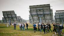 Desítky slunečních elektráren po celé České republice otevírají své brány. K vidění bude kozí farma, velkokapacitní baterie, gigantická elektrárna nebo příklad agrovoltaiky
