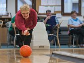 Novoměstští senioři měřili své síly na bowlingu.