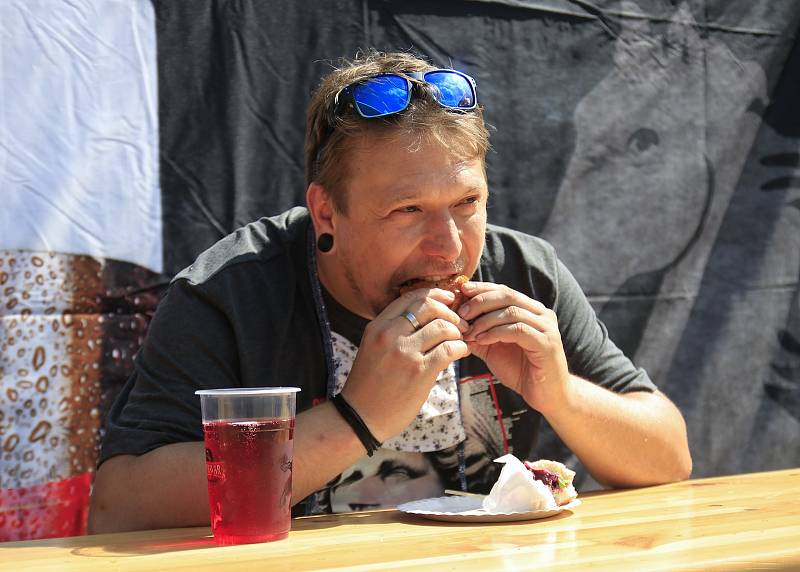 První ročník Burger beer festu na náměstí ve Velkém Meziříčí.