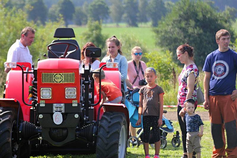 Spolek Pro Herálec obnovil tradici místních traktoriád.