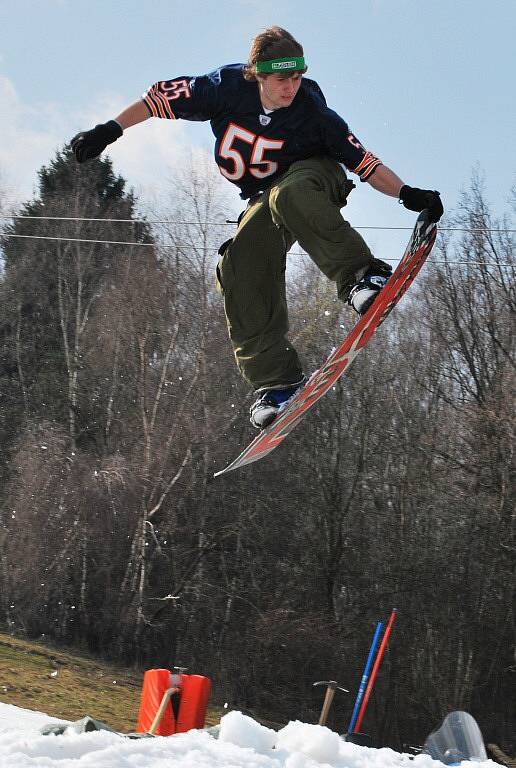 Návštěvníky Fajtova kopce u Velkého Meziříčí čekala opět velká podívaná v podobě Horsefeathers Velké louže a Jib & Jump best trick session. 