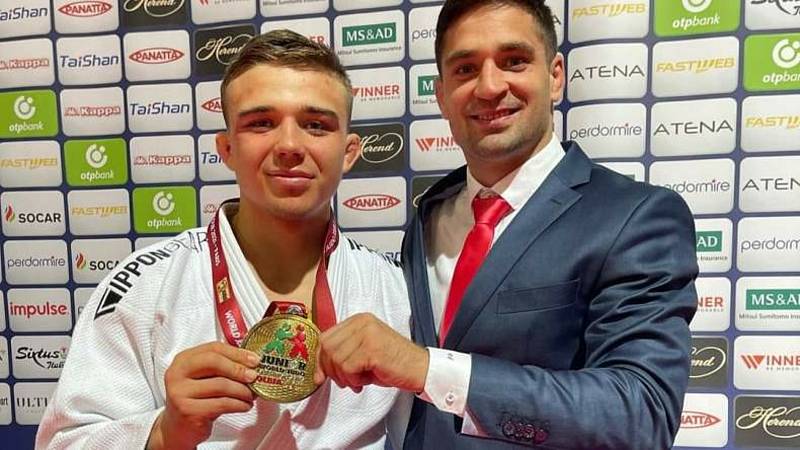 Judista Daniel Pochop ze Světnova na Vysočině získal na MS juniorů v Olbii bronzovou medaili v kategorii do 73 kg.