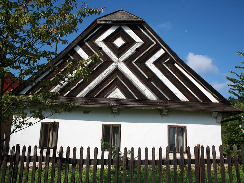 Kuklík, obec na Novoměstsku, bude v sobotu slavit.
