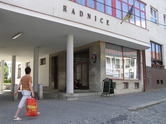 Žďárská radnice za poslední čtyři roky nabobtnala