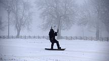 Snowkiting neboli jízda s draky.