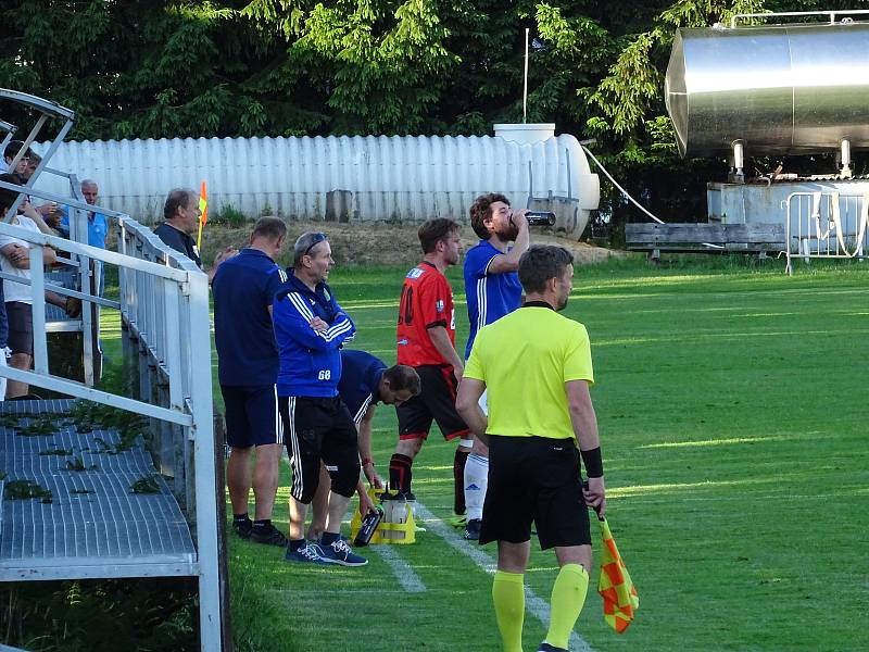 Vítězem letošního ročníku Krajského poháru Vysočiny se stali fotbalisté Nové Vsi (v modrých dresech). Sapeli Polnou ve středu zdolali 3:0.