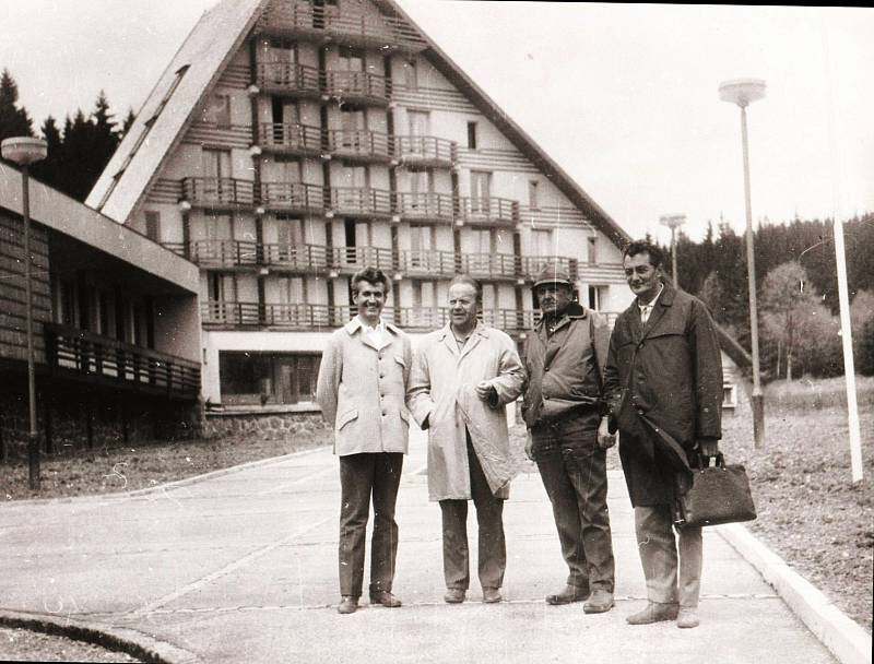 Fotografie hlavních tvůrců stavby.