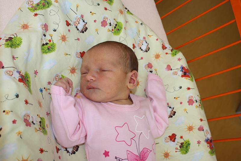 Leona Dolečková, Nové Město na Moravě, 3.7. 2017, 3260 g, 51 cm.