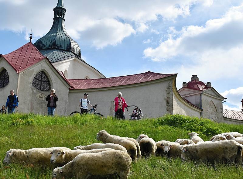 Krajina pod památkou Unesco už je zase jako z barokního obrázku.