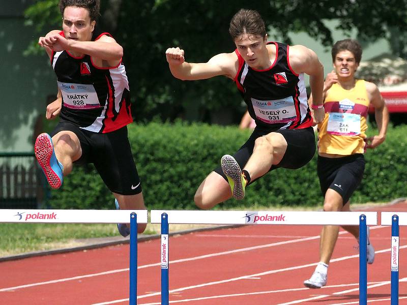 Na víkendovém mistrovství České republiky atletiky juniorů a dorostu v Kladně se výrazně prosadili také mladí sportovci z Vysočiny.