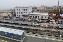 Rekonstrukce výpravní budovy ve Skleném nad Oslavou skončí v březnu.