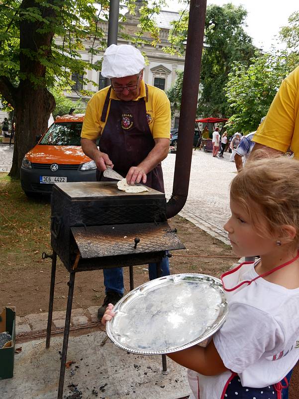K tradičnímu sladkému zakončení léta patří v Novém Městě na Moravě akce tamních včelařů se symbolickým názvem Vůně medu.