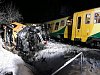 Děsivá srážka u Rožné: převrácený náklaďák, vlak ve strouze a dva zranění lidé