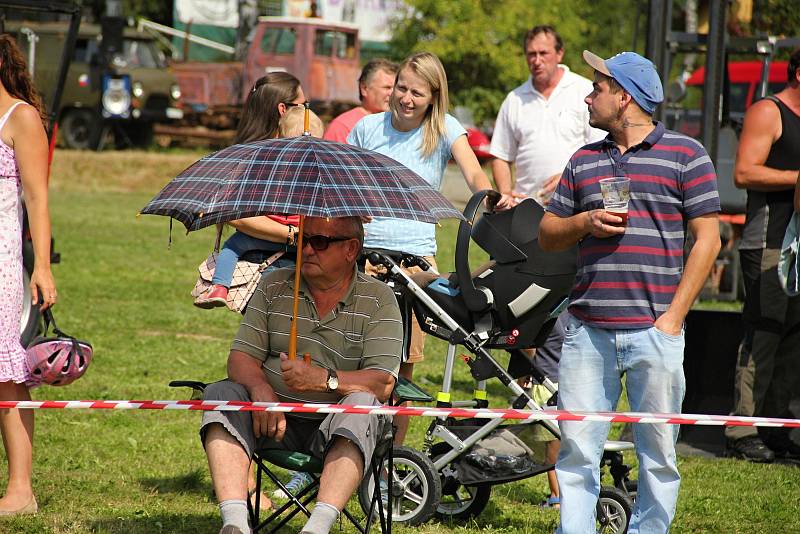 Spolek Pro Herálec obnovil tradici místních traktoriád.