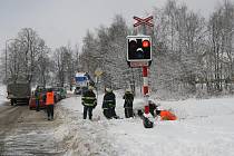 Osobní automobil s vlakem se střetl v úterý krátce po deváté hodině dopolední na železničním přejezdu u nemocnice v Novém Městě na Moravě.