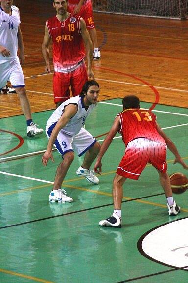 Druholigoví basketbalisté Žďáru na svého největšího soupeře ve skupině B nevyzráli. 