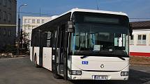 Ještě necelé dva týdny bude nový autobus ZDARu jezdit na linkách MHD, aby byl otestován v běžném provozu. 