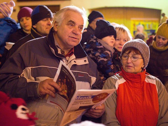 Koledy se budou ve Žďáře nad Sázavou opět zpívat před kostelem svatého Prokopa. Krátké adventní zastavení se uskuteční ve středu 9. prosince od 18 hodin. 