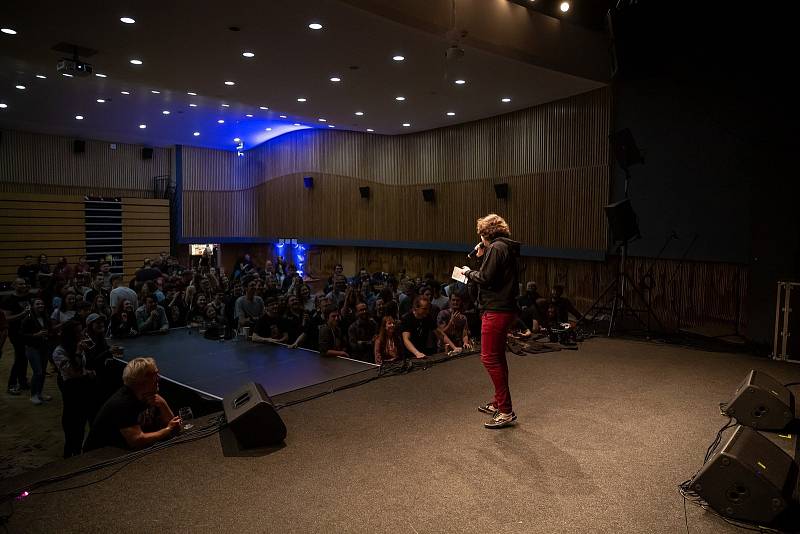 Kapela Hrabě Monte Crazy pokřtila desku Meziplanetární brouk.