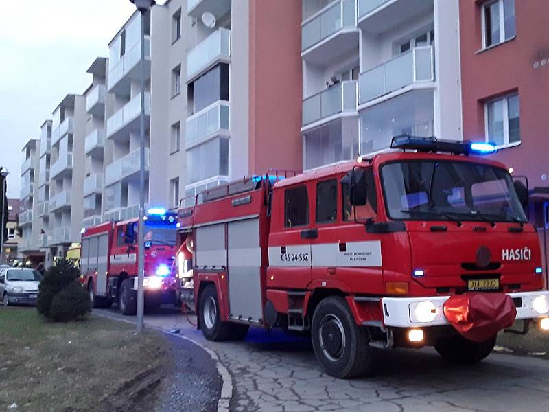 Požár bytu v jednom z domů ve žďárské Neumannově ulici.