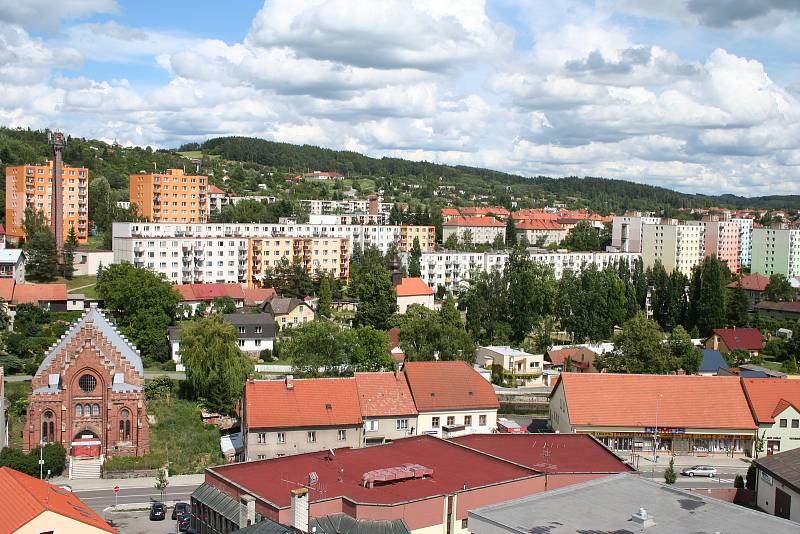 Výhled z věže kostela svatého Mikuláše ve Velkém Meziříčí