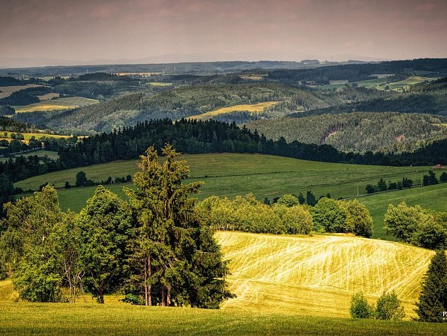 Žďárský fotoklub otvírá v knihovně výstavu Krajinou Vysočiny