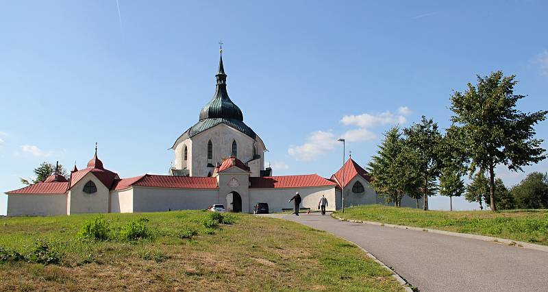 Poutní kostel svatého Jana Nepomuckého na Zelené hoře patří mezi nejvýznamnější památky barokního architekta Jana Blažeje Santini-Aichela. V roce 1994 byla tato památka zařazena do seznamu světového dědictví UNESCO.