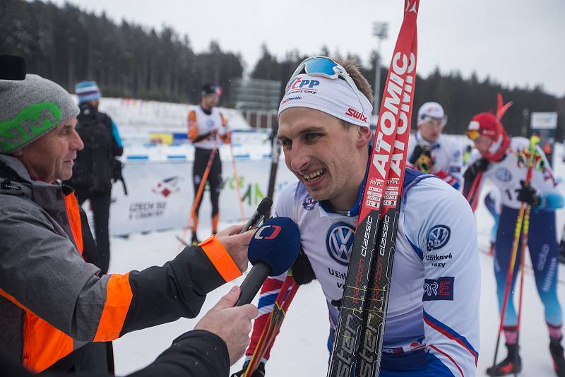 Zlatá lyže. Závod s hromadným startem mužů na 20 km v běhu na lyžích v Novém Městě na Moravě.