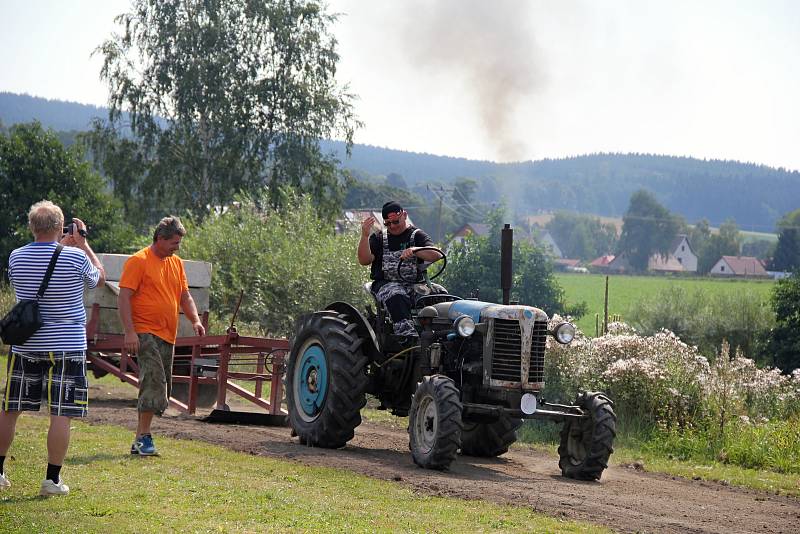 Spolek Pro Herálec obnovil tradici místních traktoriád.