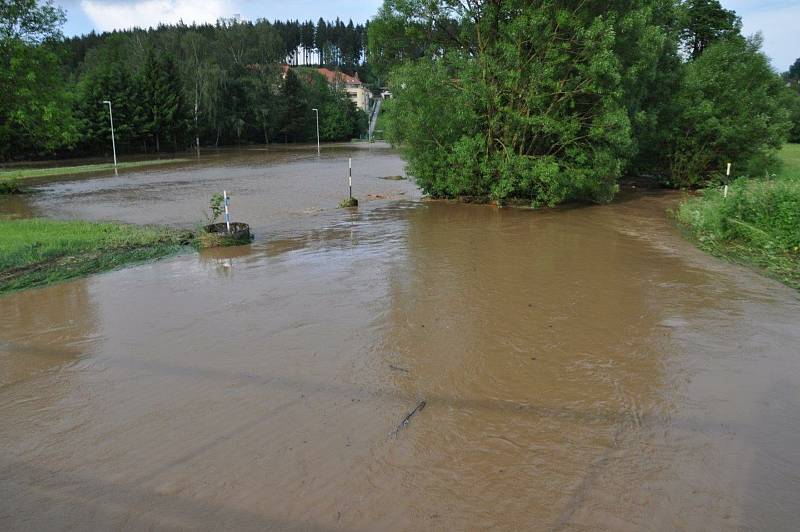Přívalové deště potrápily Bobrovou i Olešinky.