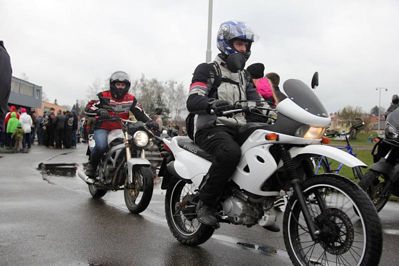 Motorkáři se sešli ve Žďáře nad Sázavou