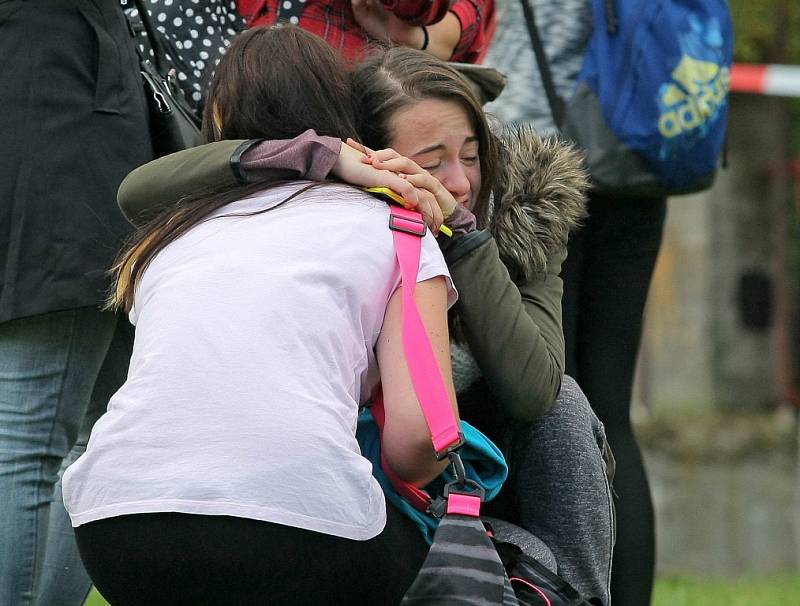 Žďárem nad Sázavou otřásla tragedie ve žďárské škole