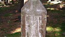 Kámen zvaný U pytláka byl vztyčený na památku zastřeleného Petra Chrásty z Albrechtic.