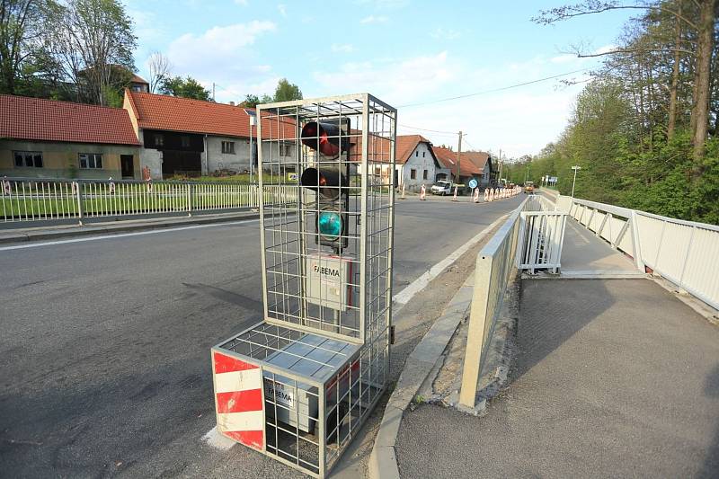 Částečná uzavírka Vírské ulice v Bystřici nad Pernštejnem.