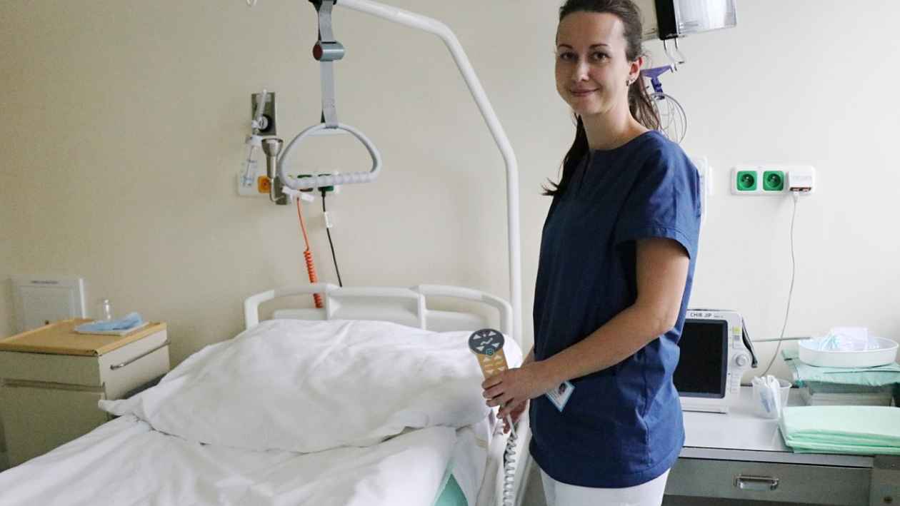 Na pacienty v novoměstské nemocnici čeká větší pohodlí. Nová lůžka lze polohovat
